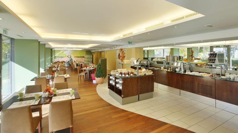 Courtyard By Marriott Vienna Schoenbrunn Exterior photo