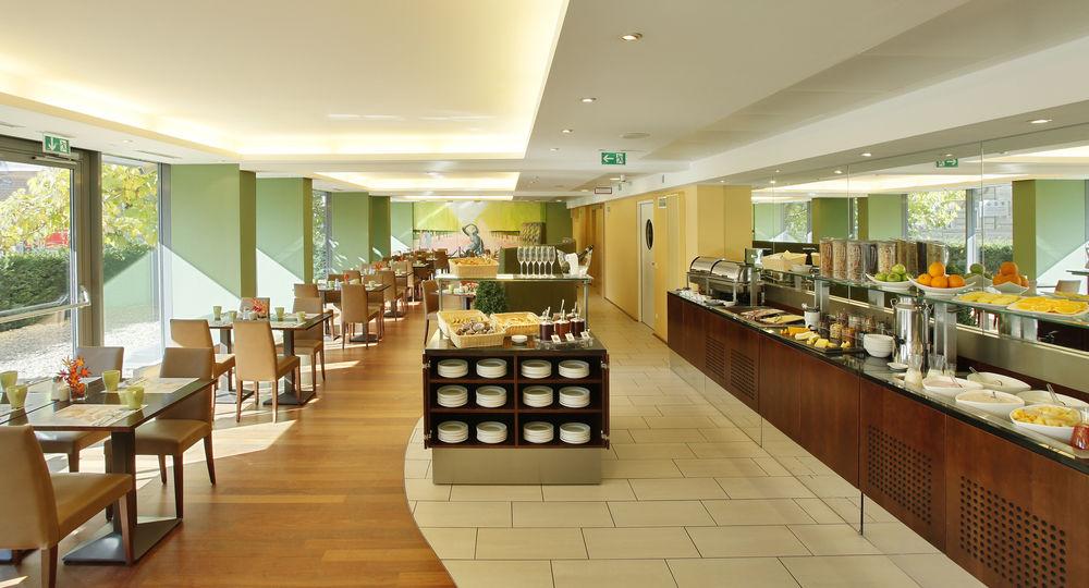 Courtyard By Marriott Vienna Schoenbrunn Exterior photo
