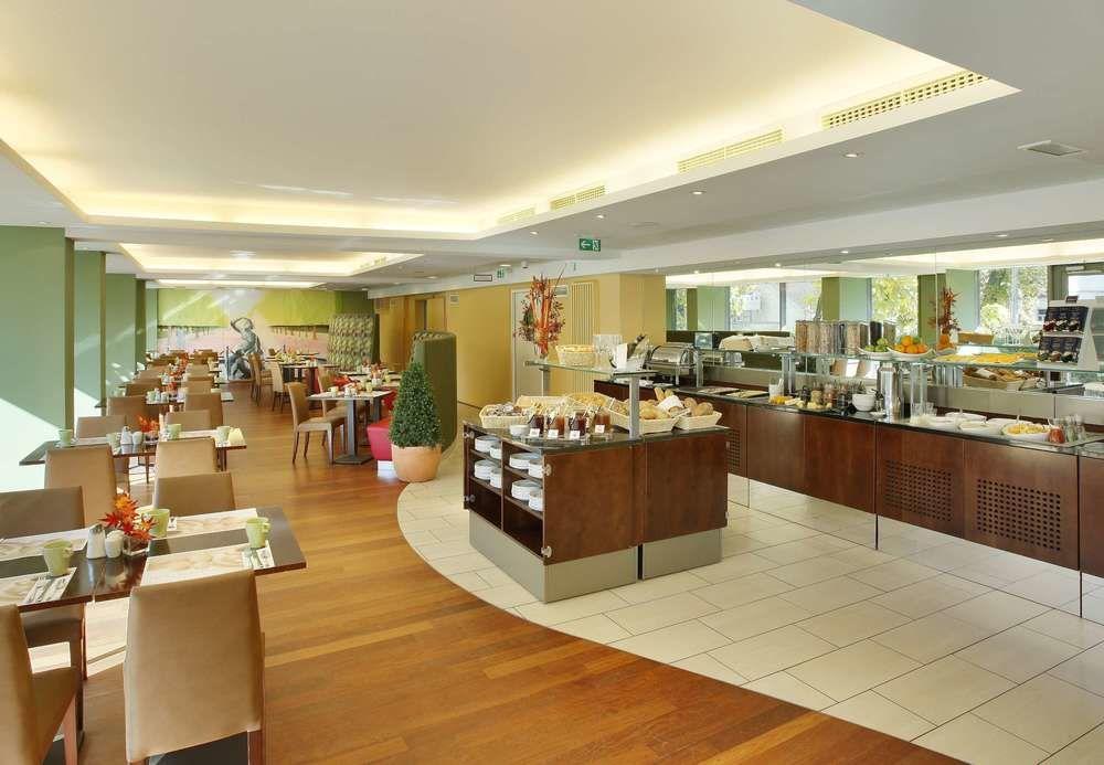 Courtyard By Marriott Vienna Schoenbrunn Exterior photo