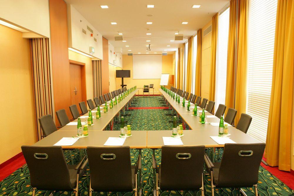 Courtyard By Marriott Vienna Schoenbrunn Exterior photo