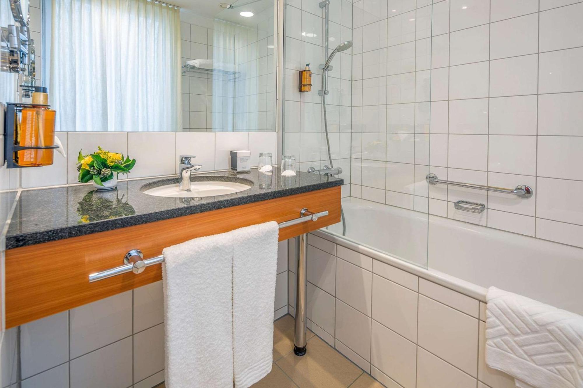Courtyard By Marriott Vienna Schoenbrunn Exterior photo
