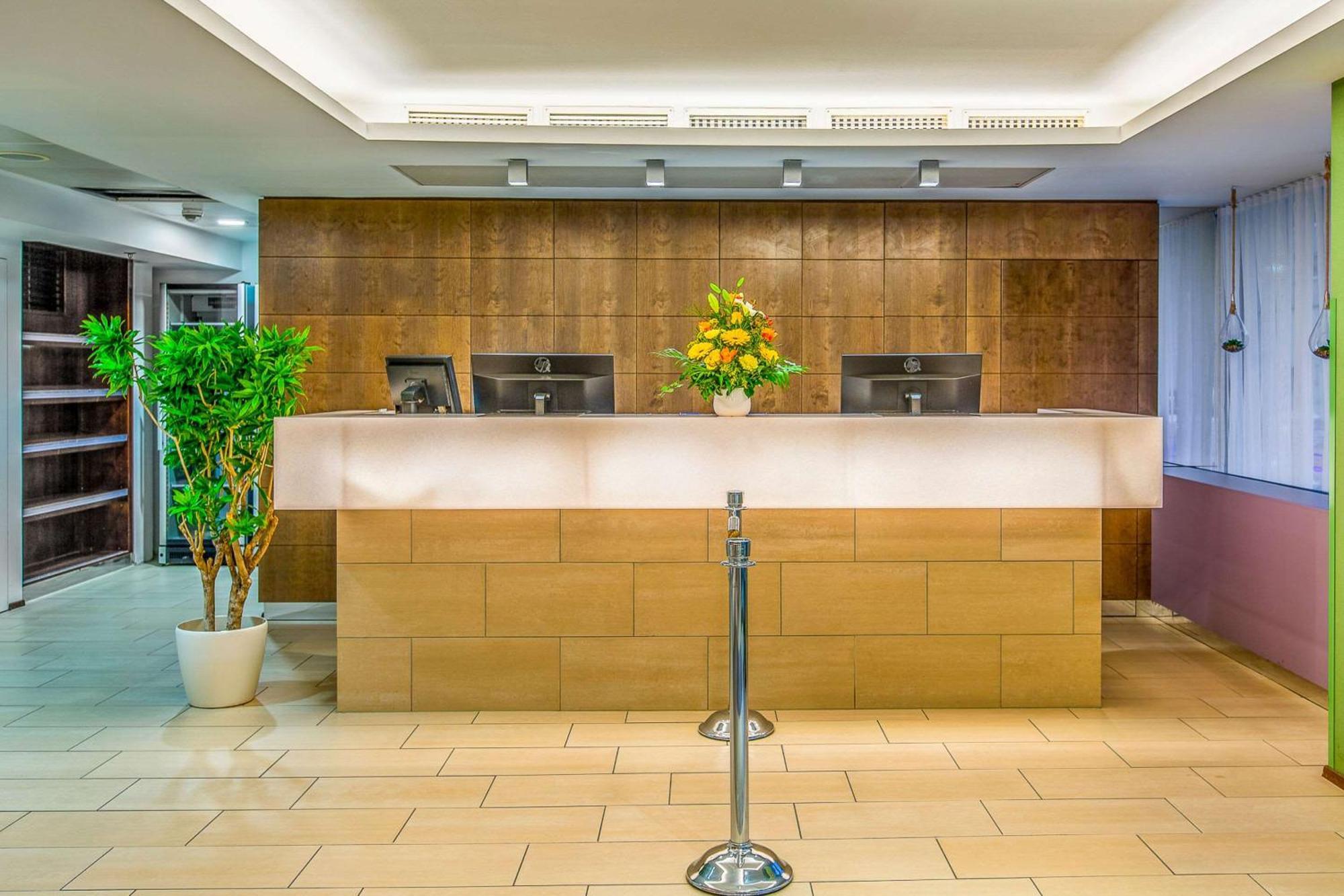 Courtyard By Marriott Vienna Schoenbrunn Exterior photo