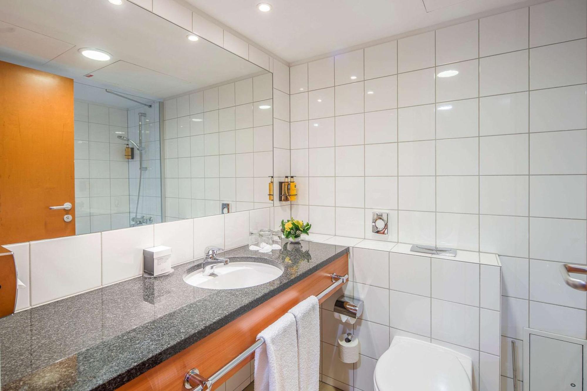 Courtyard By Marriott Vienna Schoenbrunn Exterior photo
