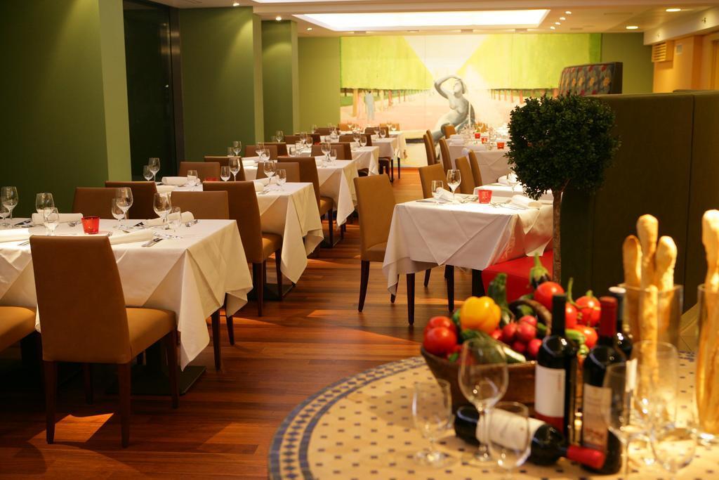 Courtyard By Marriott Vienna Schoenbrunn Exterior photo