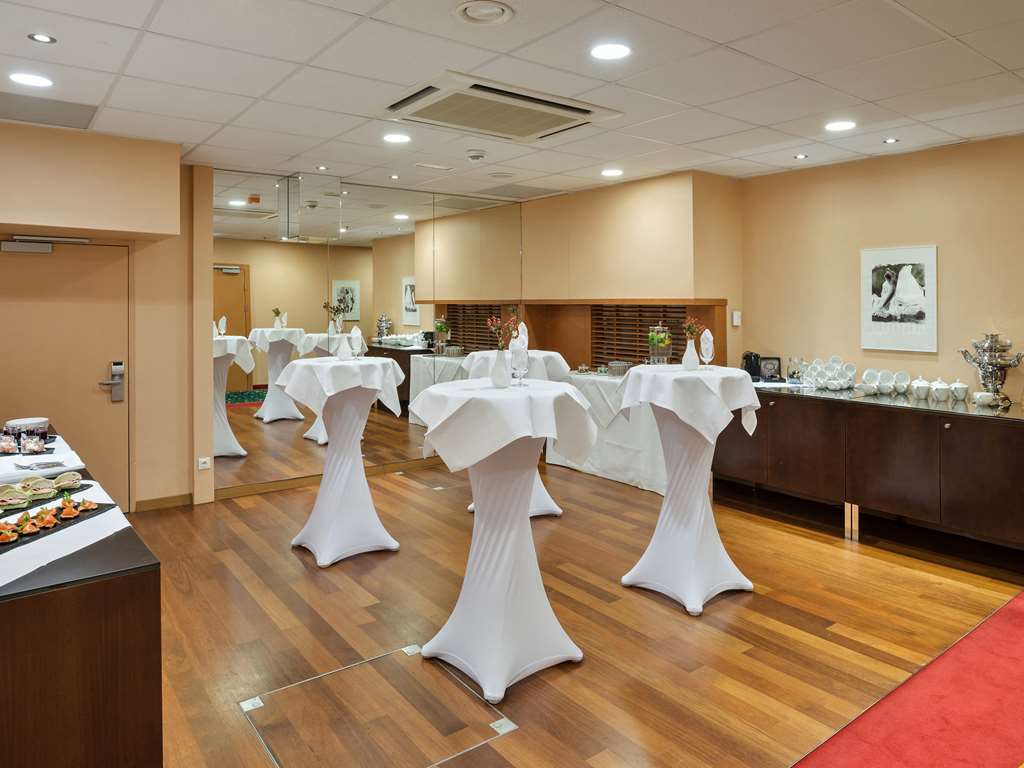 Courtyard By Marriott Vienna Schoenbrunn Interior photo